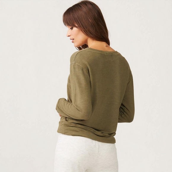 NWT Monrow Supersoft Crewneck Sweatshirt in Army Green - Picture 2 of 2